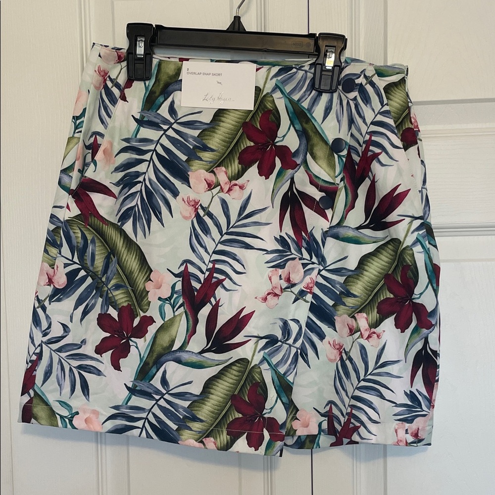 NWT LADY HAGEN TROPICAL FLORAL A-LINE SKORT. SIZE 2.